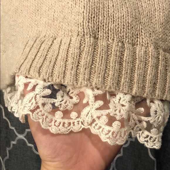 F21 KNIT SWEATER W/ LACE TRIM - Picture 3 of 8
